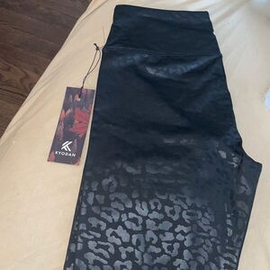 NWT Kyoden animal print leggings